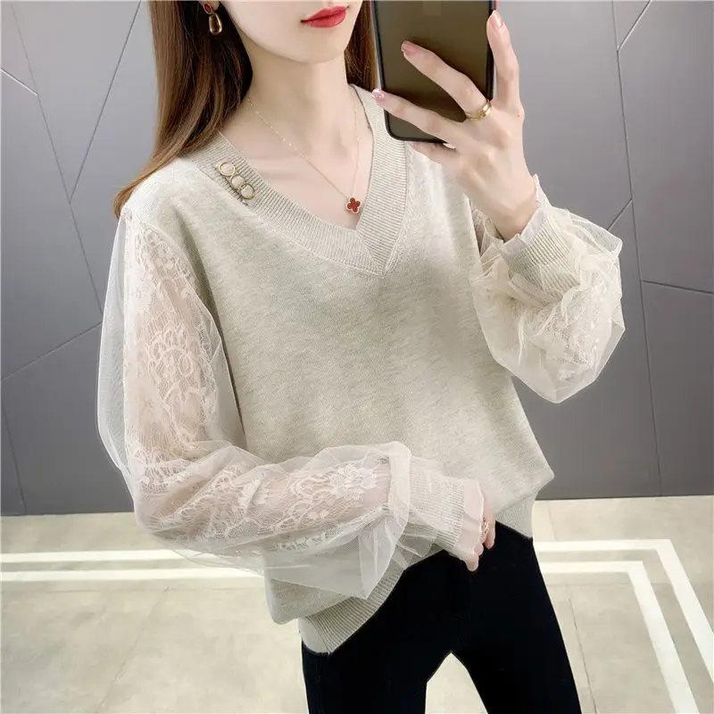 

2024 Spring and Summer New Women's V-neck Loose Short Fashion Sweater Lace Sleeve Outer Wear All-match