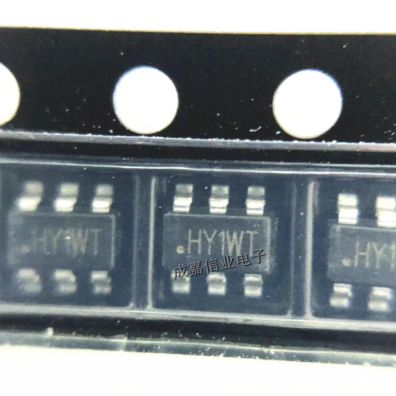 10pcs/Lot AP62301WU-7 TSOT-23-6 MARKING;HY Switching Voltage Regulators 3A Operating Temperature:- 40 C-+ 125 C