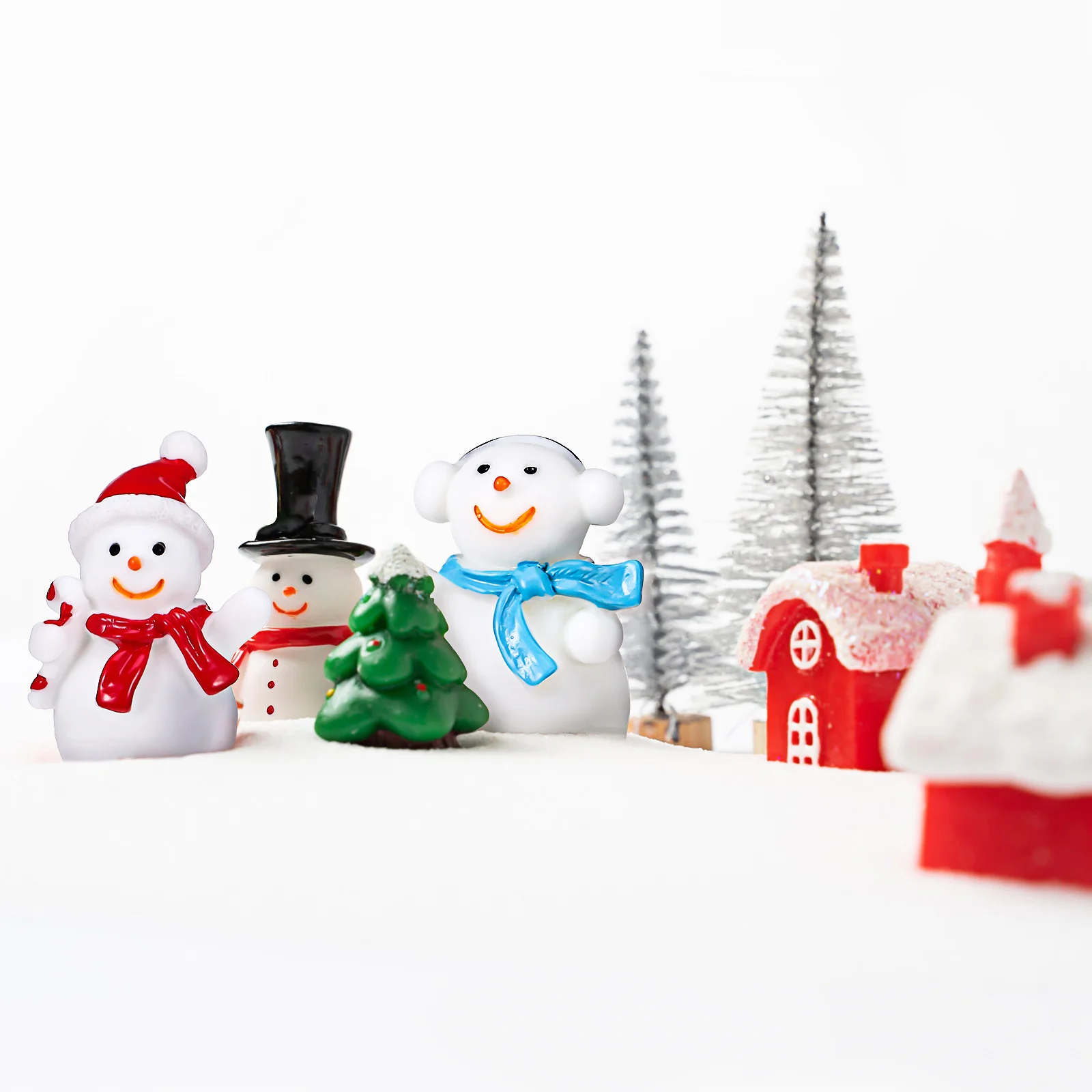 

50Pcs Mini Snowman Decorations Resin Christmas Figures Multi-Size Cute Seasonal Decor for Desk Tree Shelf Mini Snowman Figurines