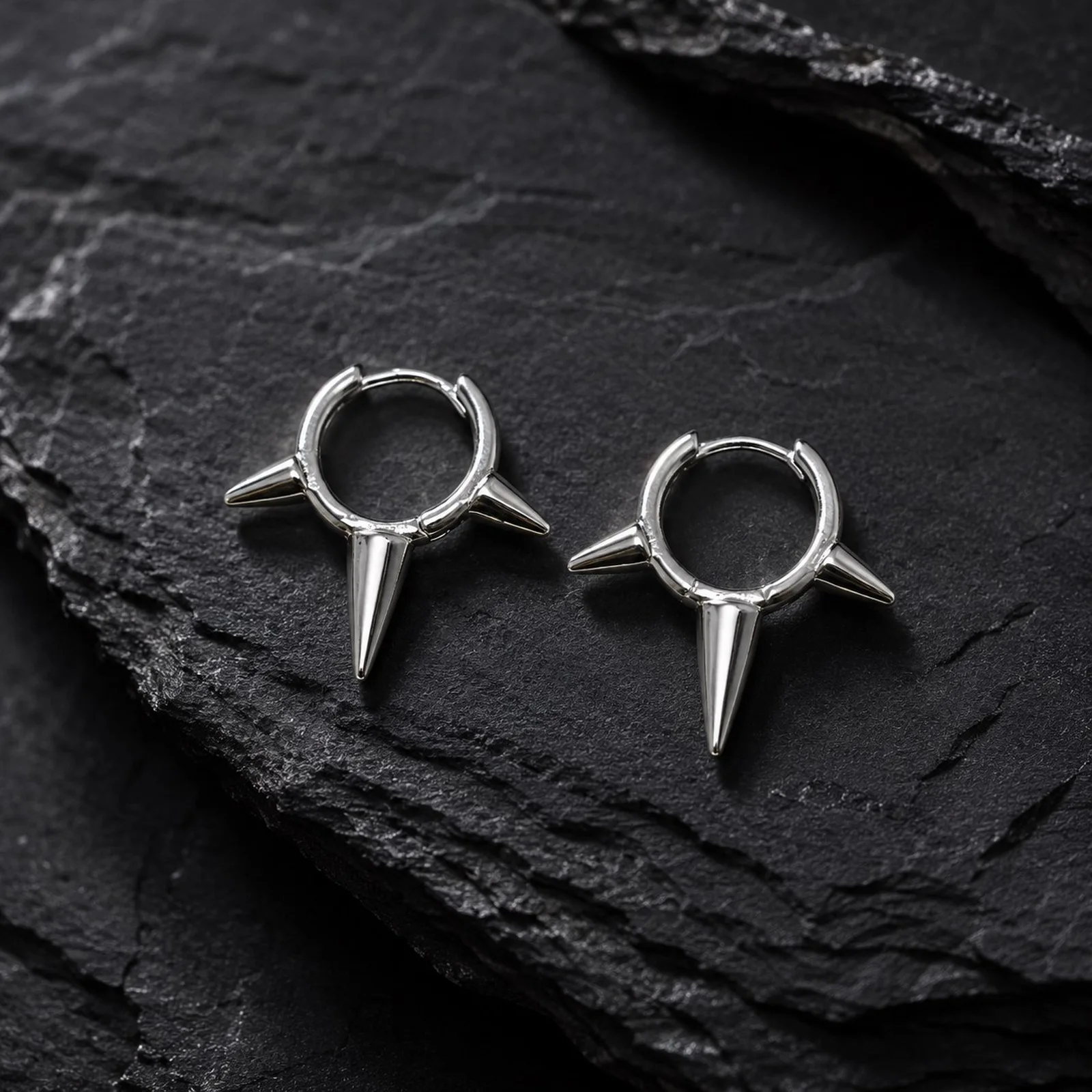 Punk Edelstahl Nieten-Creolen für Männer, Vintage Hip-Hop Huggies Piercing Ohrschmuck – Detail 1