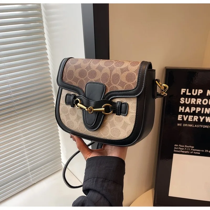 Tasche im Designer-Stil – 2022, meistverkaufte High-End-Satteltasche mit breitem Schultergurt und stilvoller Umhängetasche mit Retro-Print