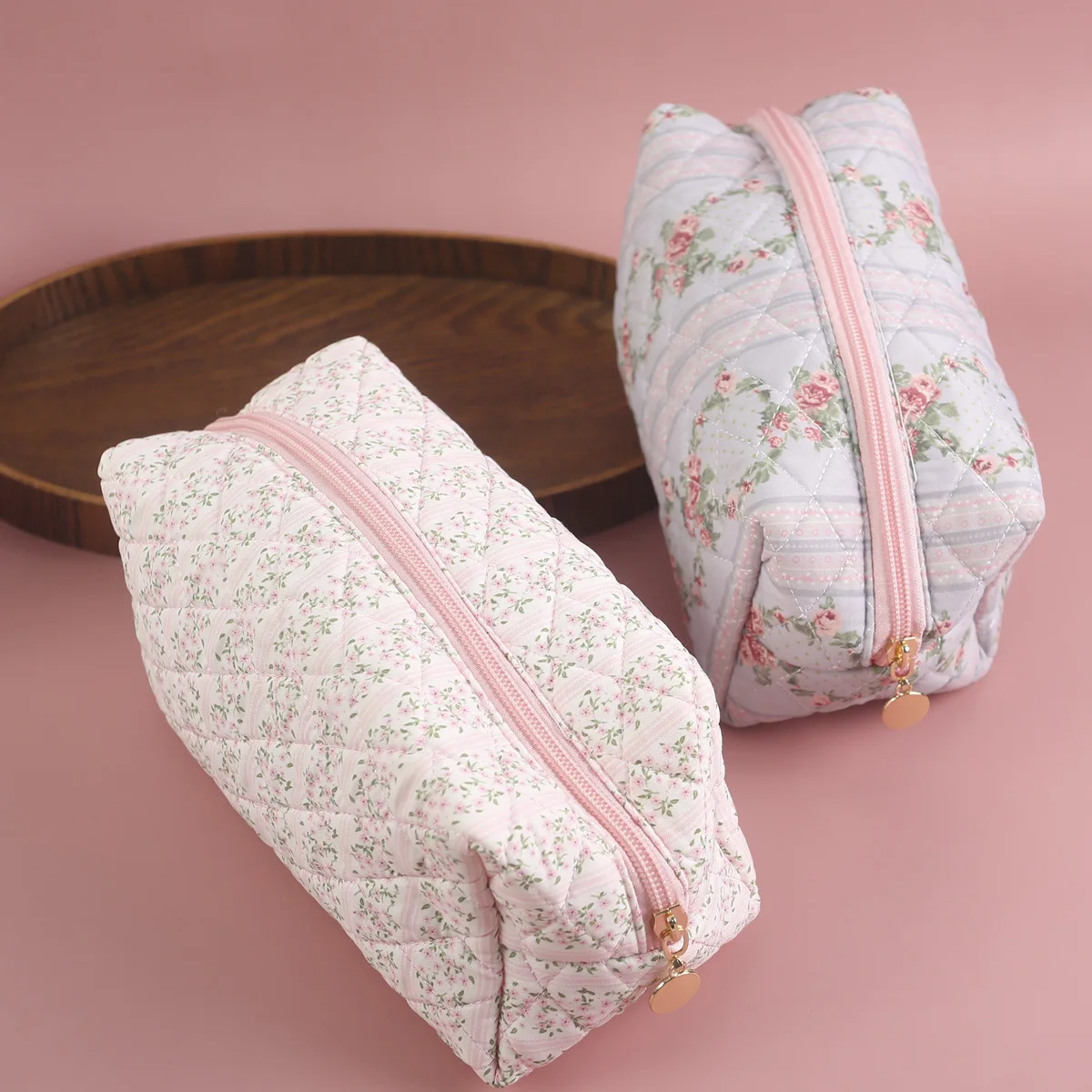 Aufbewahrungsorganisator mit Blumenmuster, bauschig, gesteppt, Make-up-Tasche, Kosmetiktasche mit Blumenmuster, große Reise-Kosmetiktasche, Make-up-Ästhetik