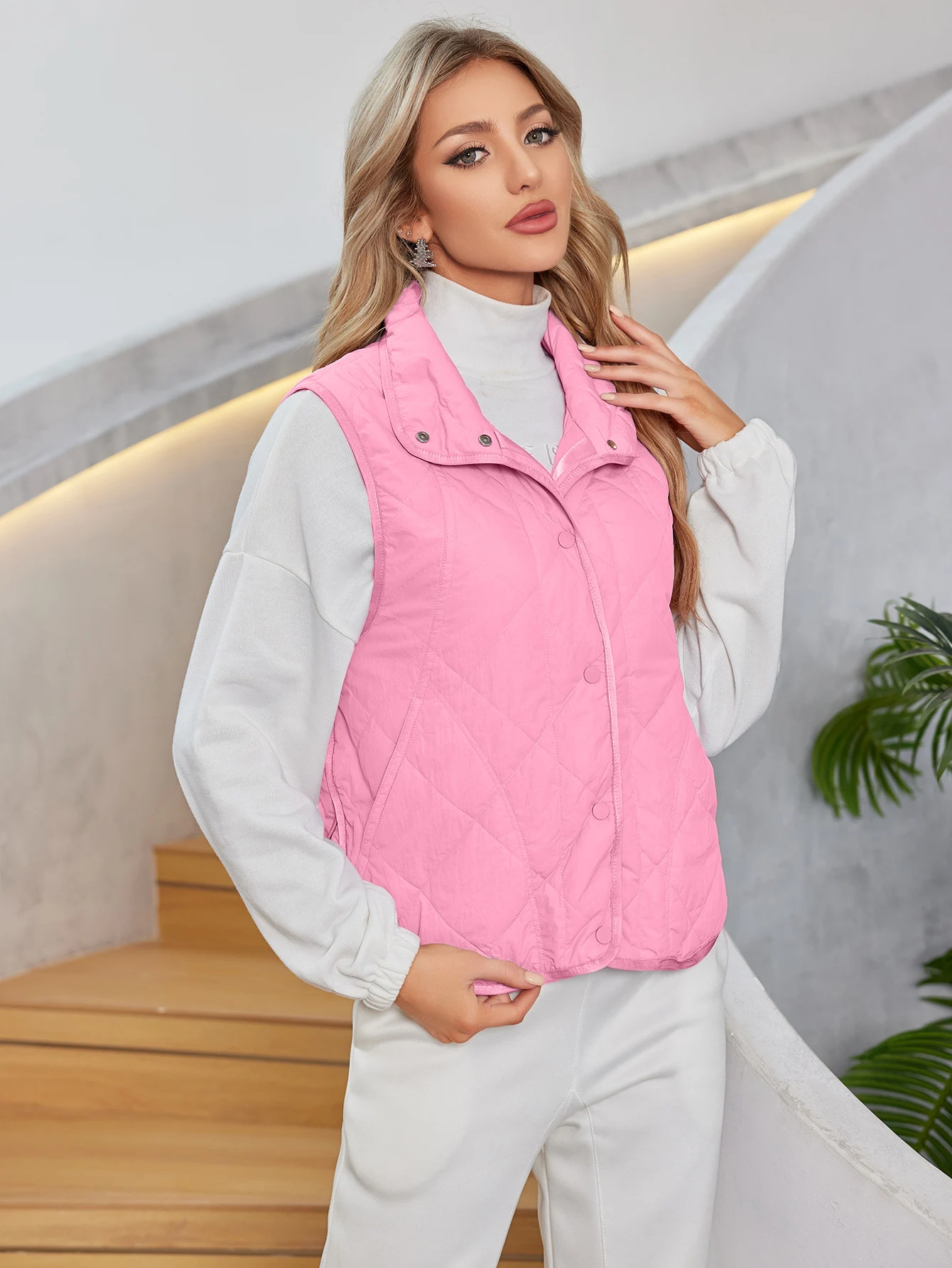 

Conciso Spring Autumn Comfortable Sleeveless Short Women Coats Diamond-shaped Design Vest Windproof Cotton Jackets AJM-00005