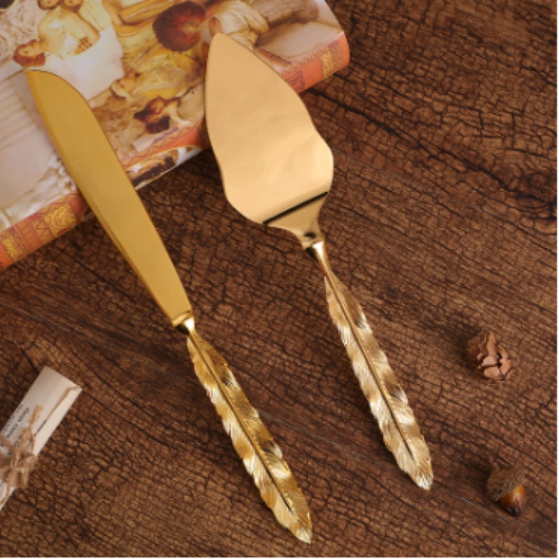 

European-style Golden Retro Knife and Server Set Cutlery Full Tableware Of Plates Kitchen Utensils Dinner Sets Kitchenware New