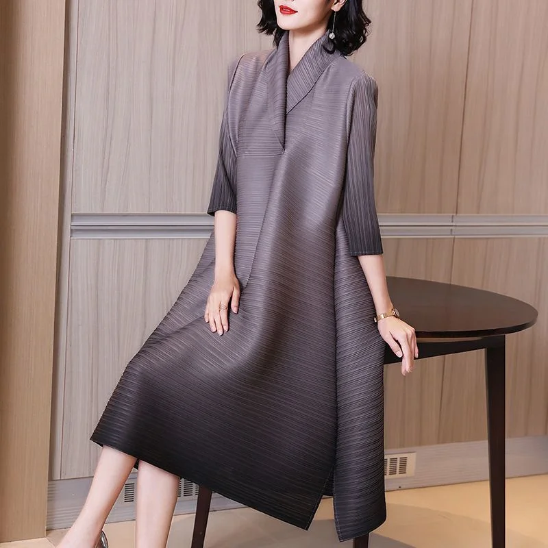 Nieuwe Avondjurken Miyake Geplooide Lente en Zomer Gradiënt vet mm Losse Cover Buik A-lijn Rok Gas Plus Size Jurk Vrouwelijke