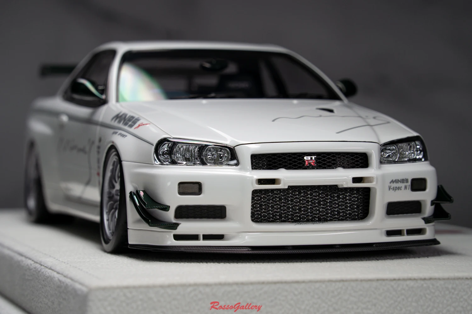 Make Up 1:18 Skyline BNR34 2012 Simulation Limited Edition Resin Metal Static Car Model Toy Gift