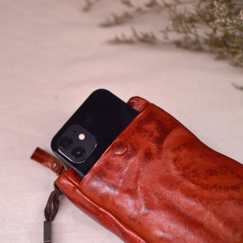 AETOO  Neutral style portable Long purse Zipper Wrist Bag Pleated Design Wipe color retro texture leather head layer cowhide