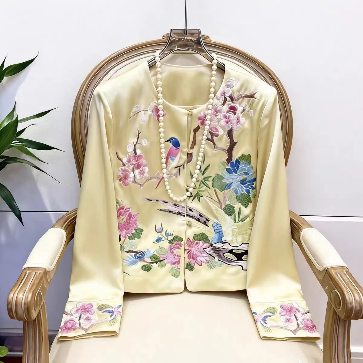 

Высококачественный весенний топ в китайском стиле, женский топ с вышивкой Joy Fills the Face With Flowers and Birds, свободное ацетатное пальто S-XXL