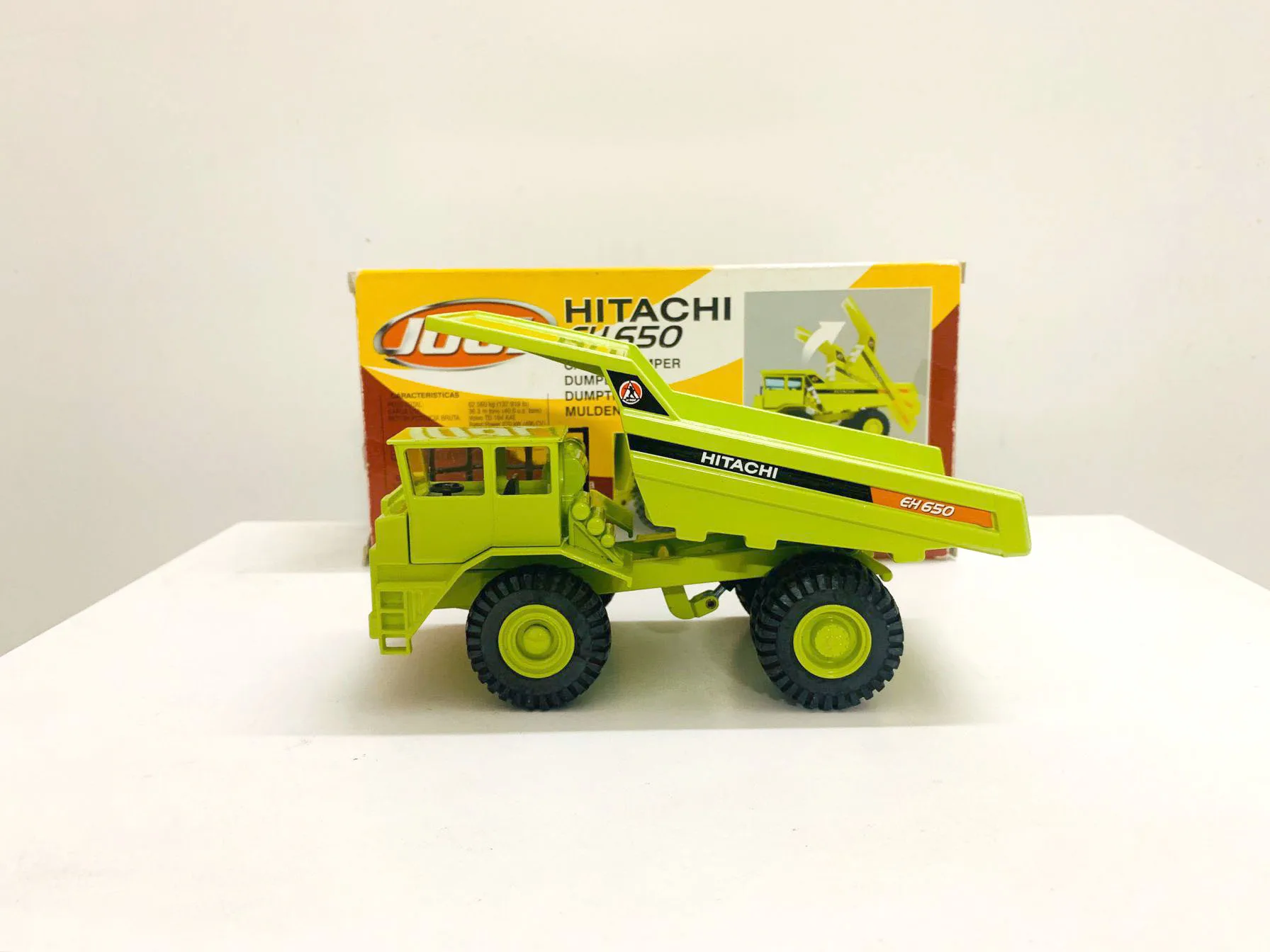 

1:50 Scale Die-Cast Metal EH 650 Dump Truck Green Collectible Model New in Box