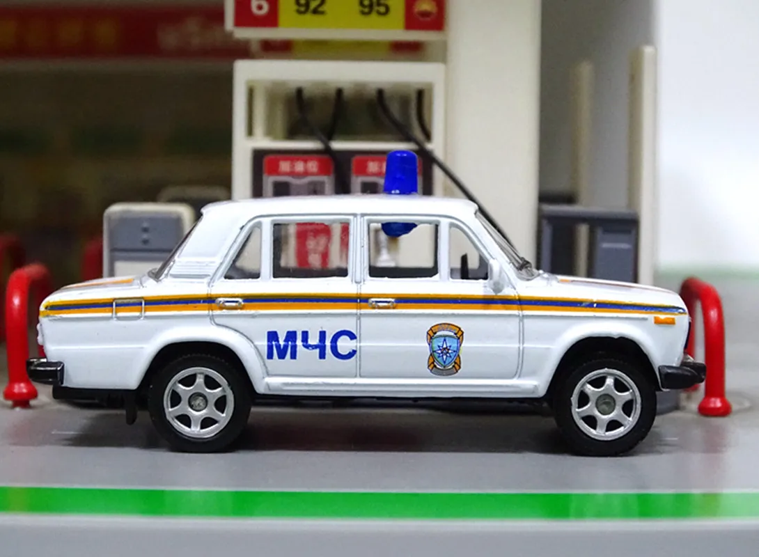 New 1:60 Alloy Lada Rescue Car Model,Quality Simulation Model Ornaments,Children\'s Toys,Wholesale