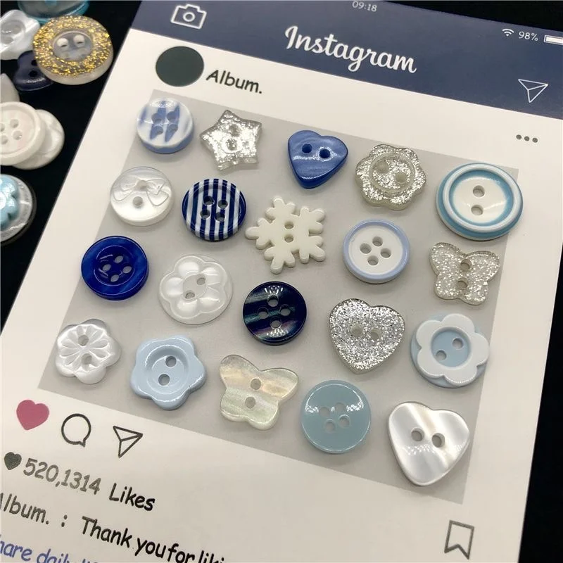 

Button Winter Snowflake Series Random Handmade DIY Clothing Accessories