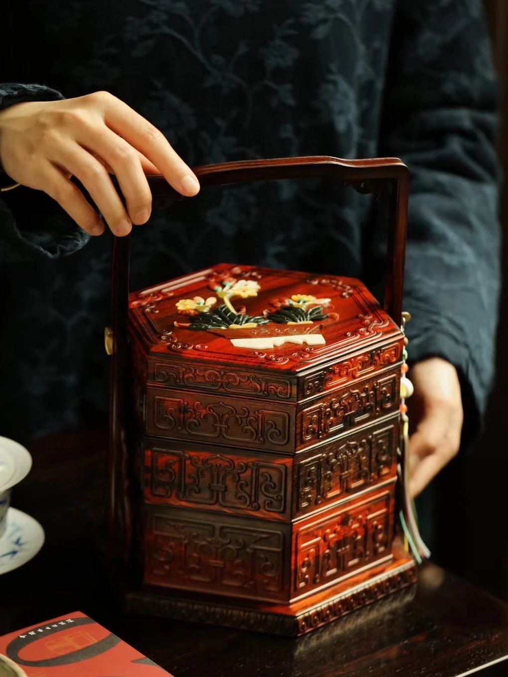 Lao Da Hong Sour Branch Lifting Beam Box, Jiaozhi Huangtan Baibao Inlaid Redwood Exquisite Carving, High end Handheld