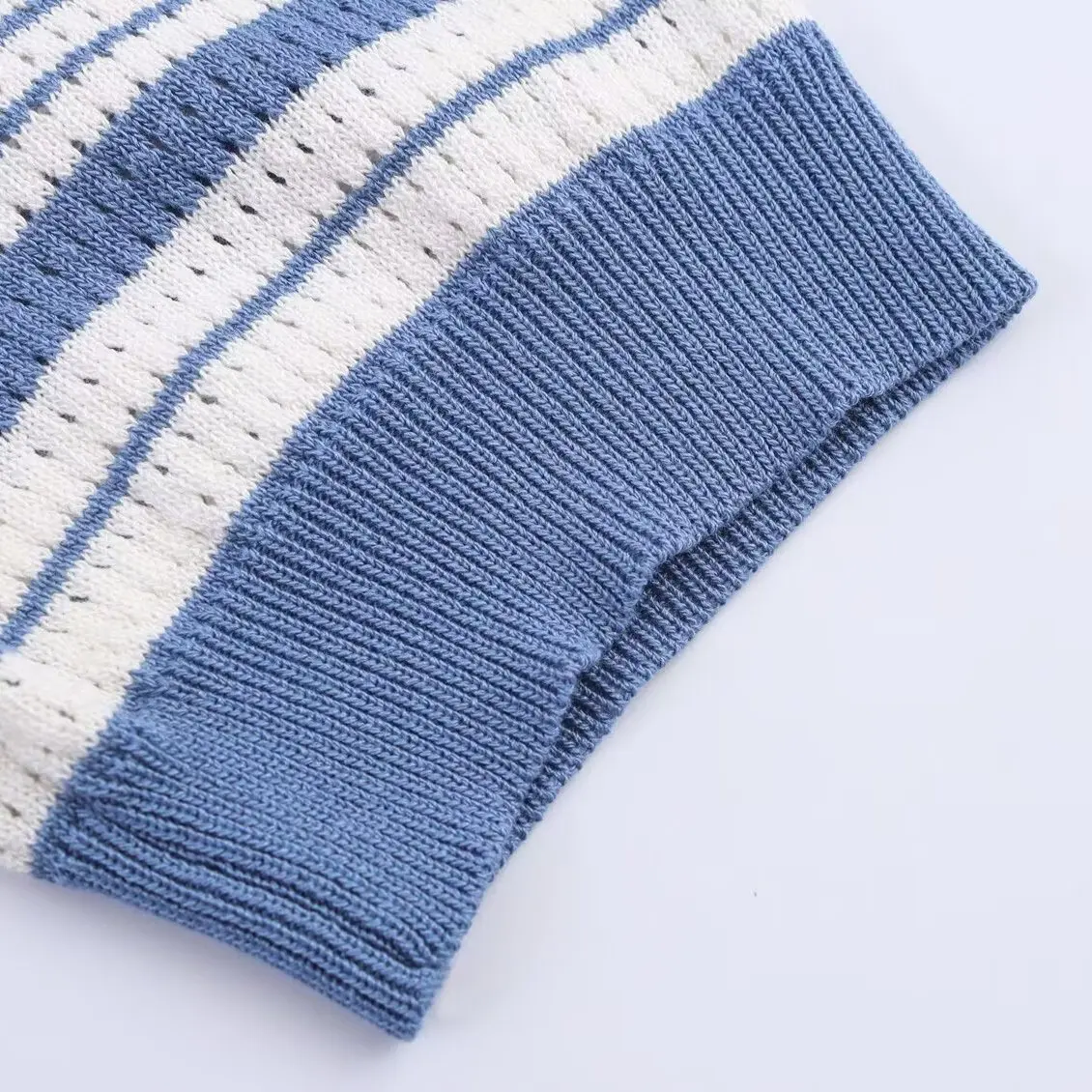 カジュアルポロシャツ レディース ニットトップス 半袖 ストライプ 襟付き ゆったり 快適 通勤スタイル 2025年秋 ファッション