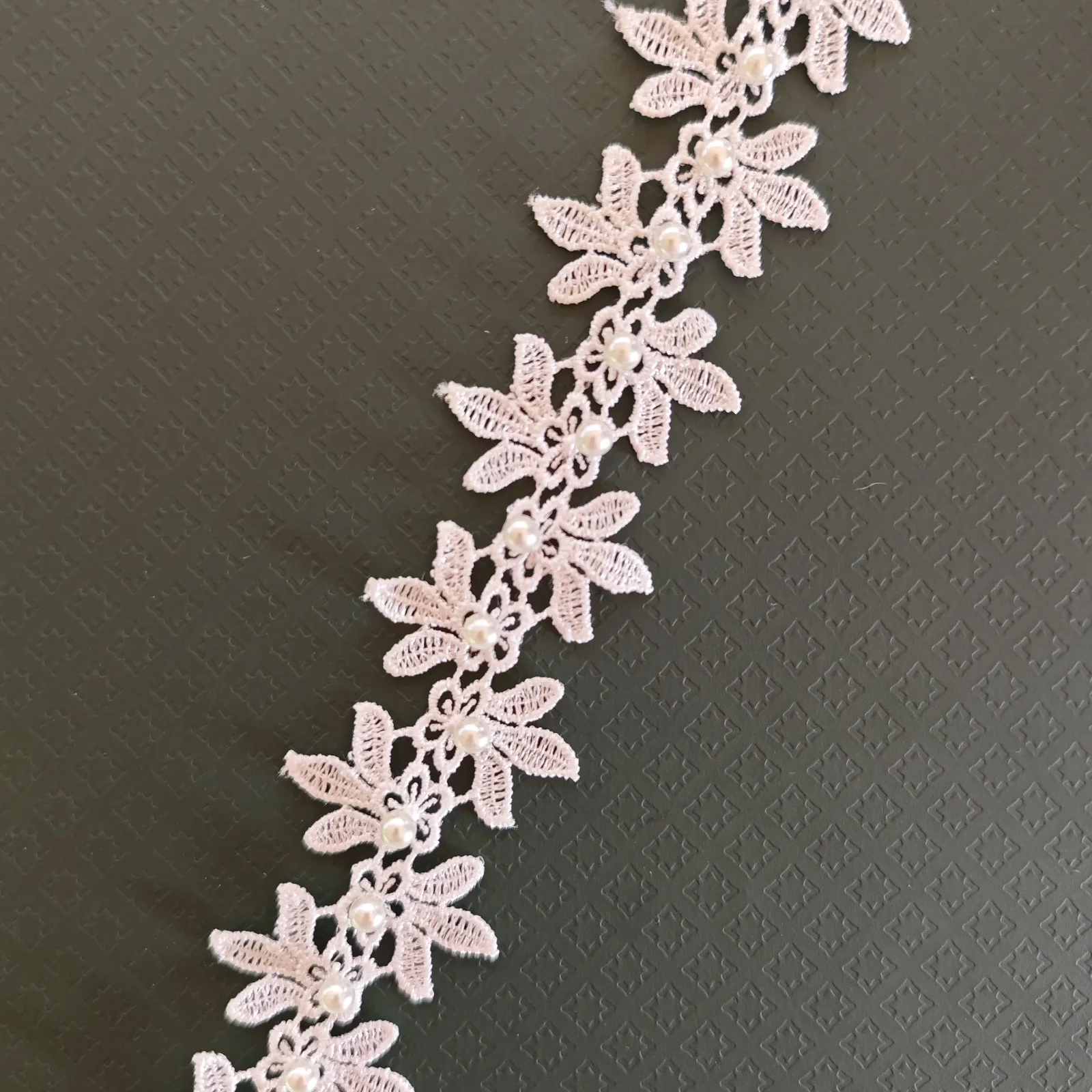 

1yard White Lace Appliques Embroidered Net Lace Fabric Trim Ribbon DIY Sewing Wedding Cloth Garment Accessories