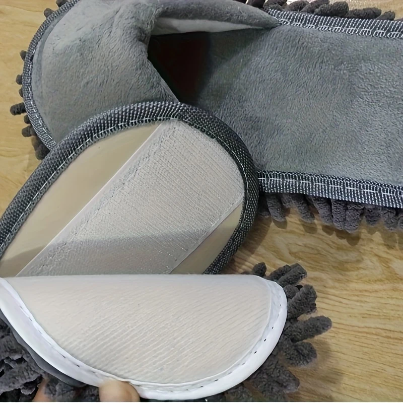 Ein Paar abnehmbare Hausschuhe, Reinigungsmittel, Reinigungswerkzeuge, Badezimmerzubehör, alles in einer Größe. – Detail 7
