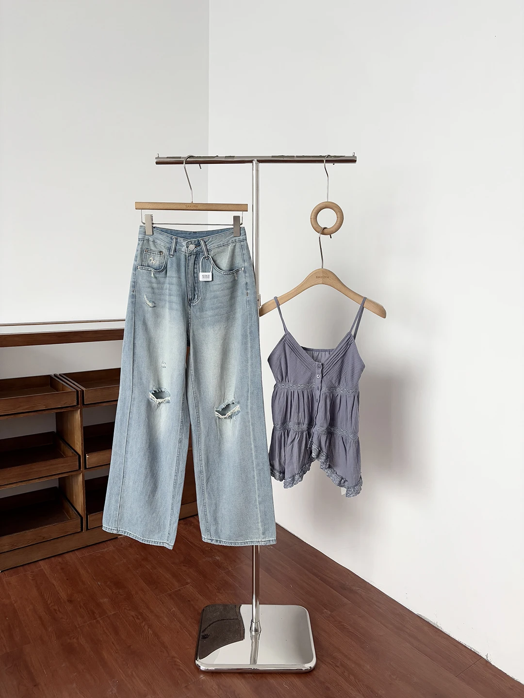 

High Waist Wide Leg Jeans Women's Summer 2026 Chic Hole Denim Pants Loose Fit Straight Long Trousers Versatile Slimming Effect