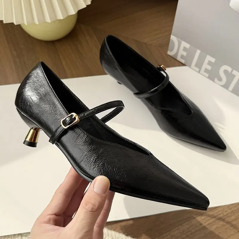 

Сексуальные модельные туфли на кошачьем каблуке для девочек в стиле ретро, элегантные туфли-лодочки на высоком каблуке с чашкой, сексуальные вечерние туфли с острым носком, женские туфли с V-образным вырезом A007