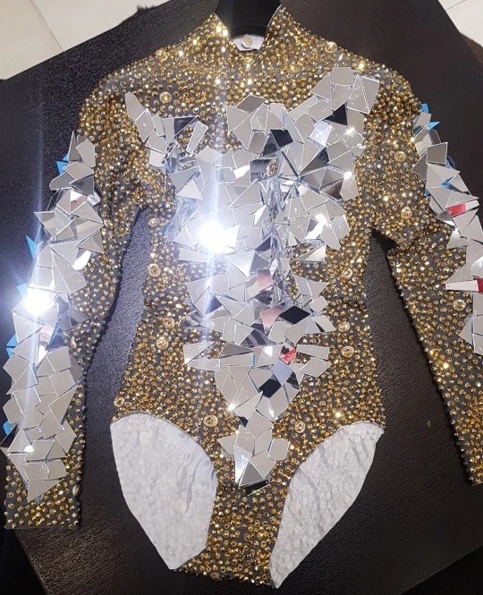 Bodysuit dourado brilhante feminino com strass e espelhos, celebração de aniversário, roupa de festa, DS Bar Cantor, bailarino Show, traje de performance