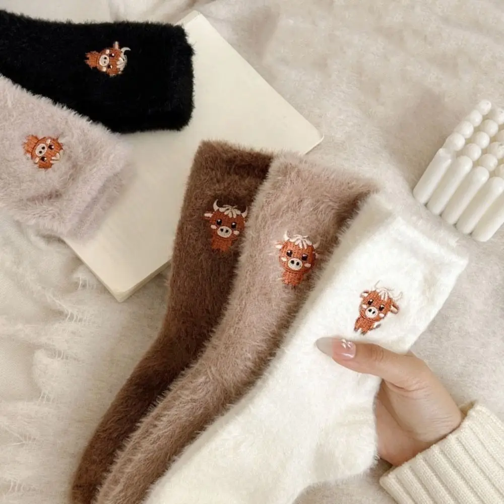 

5 пар женских зимних теплых плюшевых носков средней длины с вышивкой в виде коров, мультяшные, утолщенные, милые домашние носки