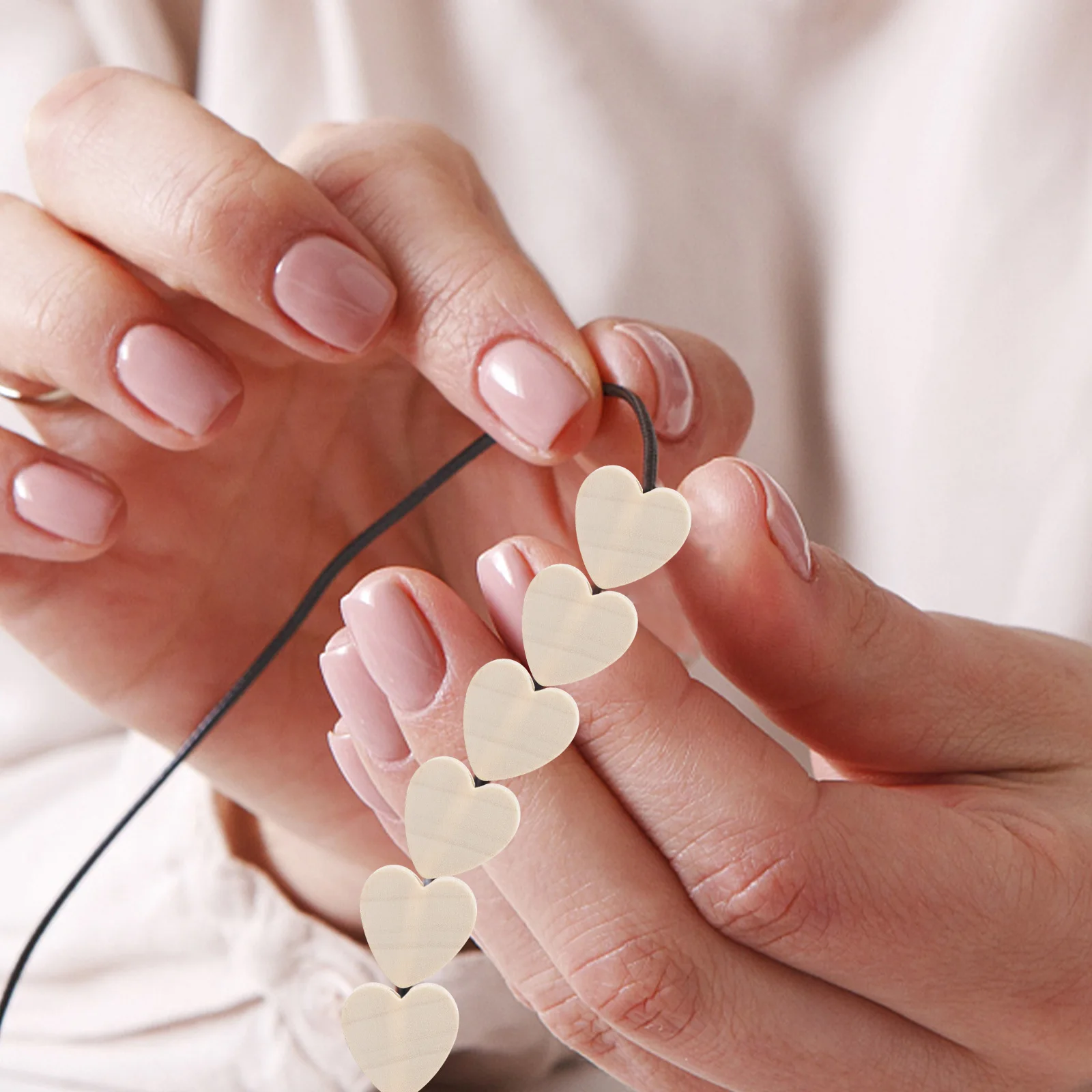 

100 Pcs Heart Beads Beads Heart Shaped Jewelry Accessories for Necklace DIY Craft Valentines Gifts Sewing Supplies