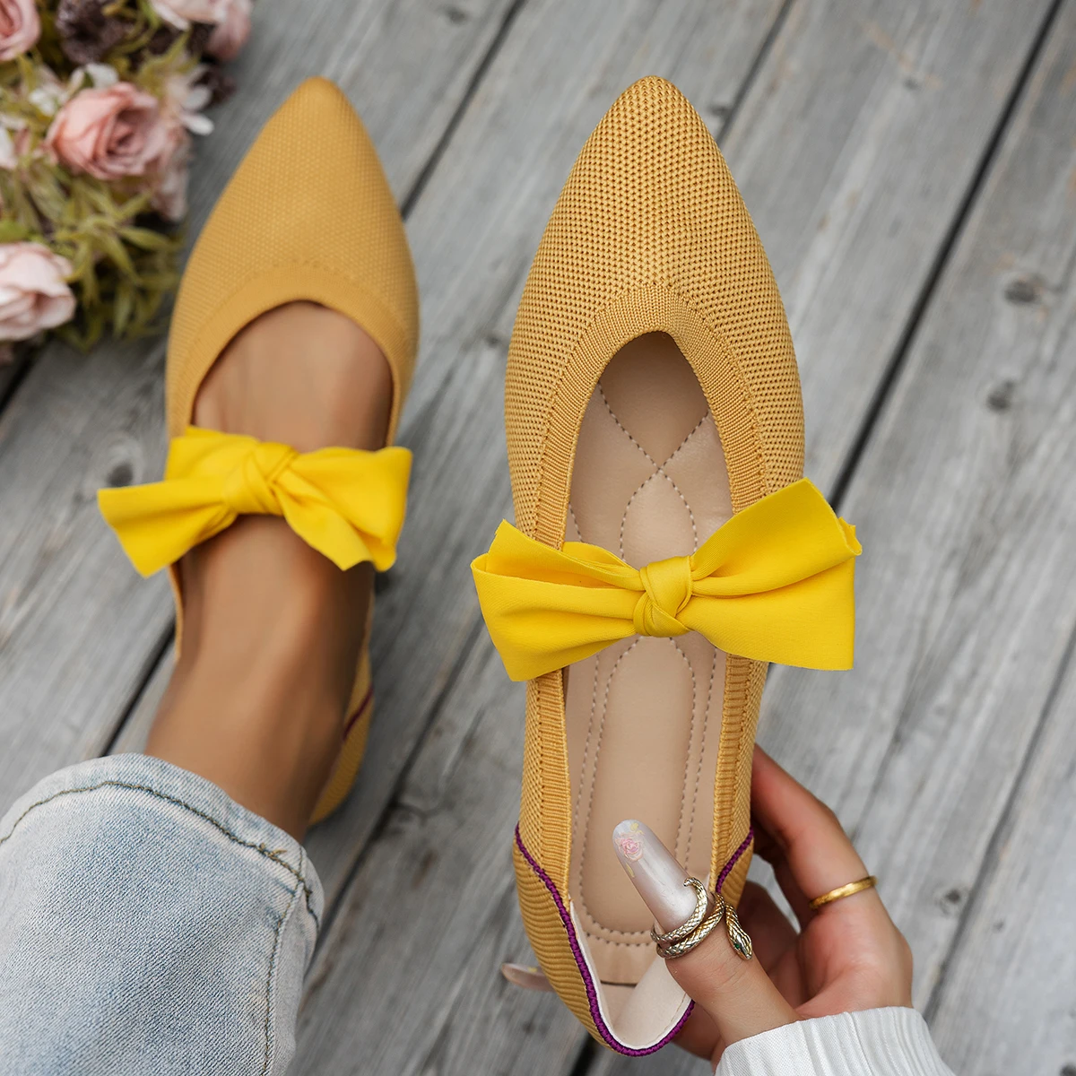 

Pointed-toe knitted shoes, elegant bow-decorated French Mary Jane shoes, suitable for various occasions.
