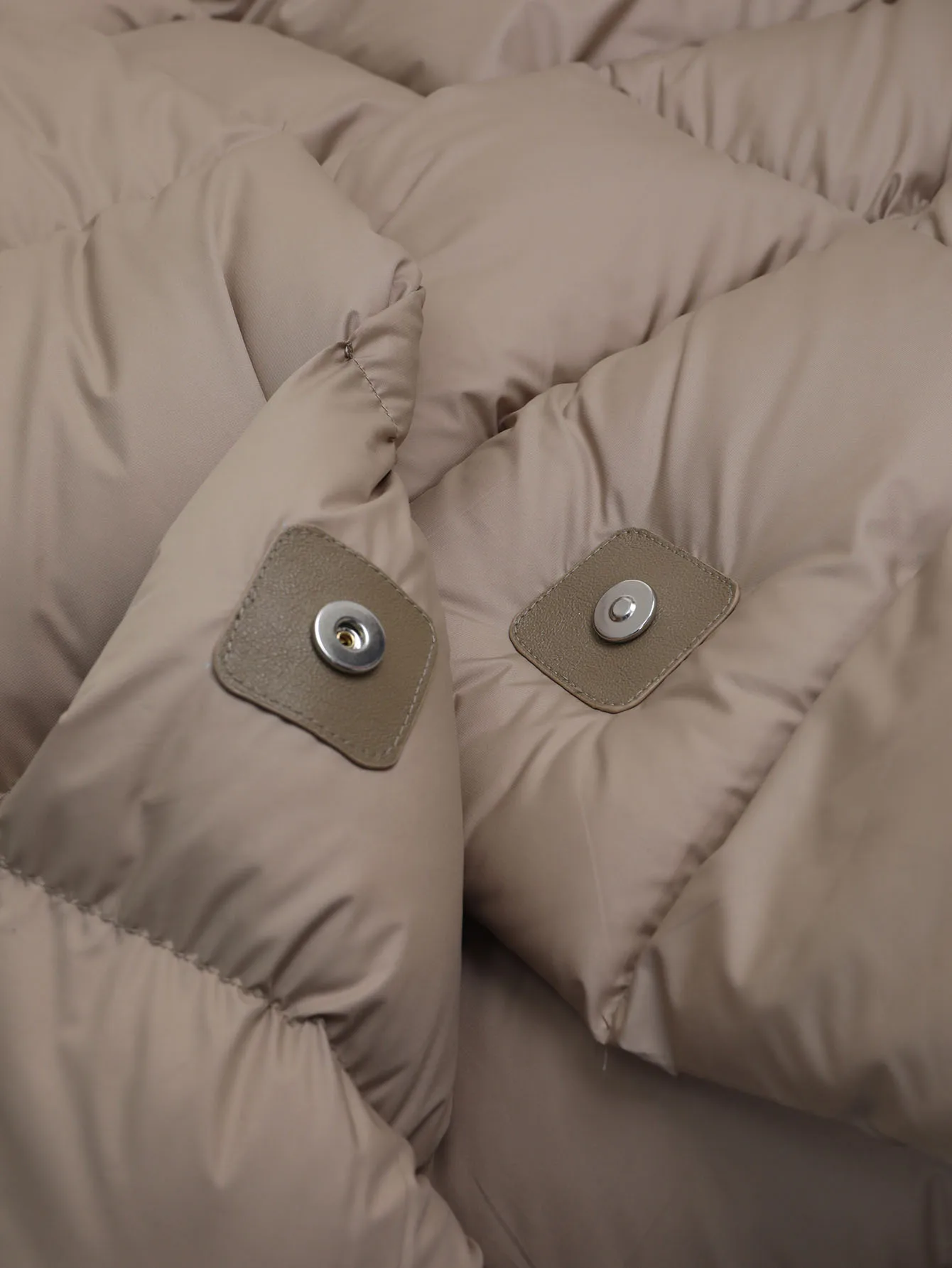 كبير الراكون الفراء طوق الإناث العلامة التجارية المرأة الموسعة الركبة طول الفاخرة أسفل سترة معطف دافئ سترة منتفخة الشتاء ملابس خارجية