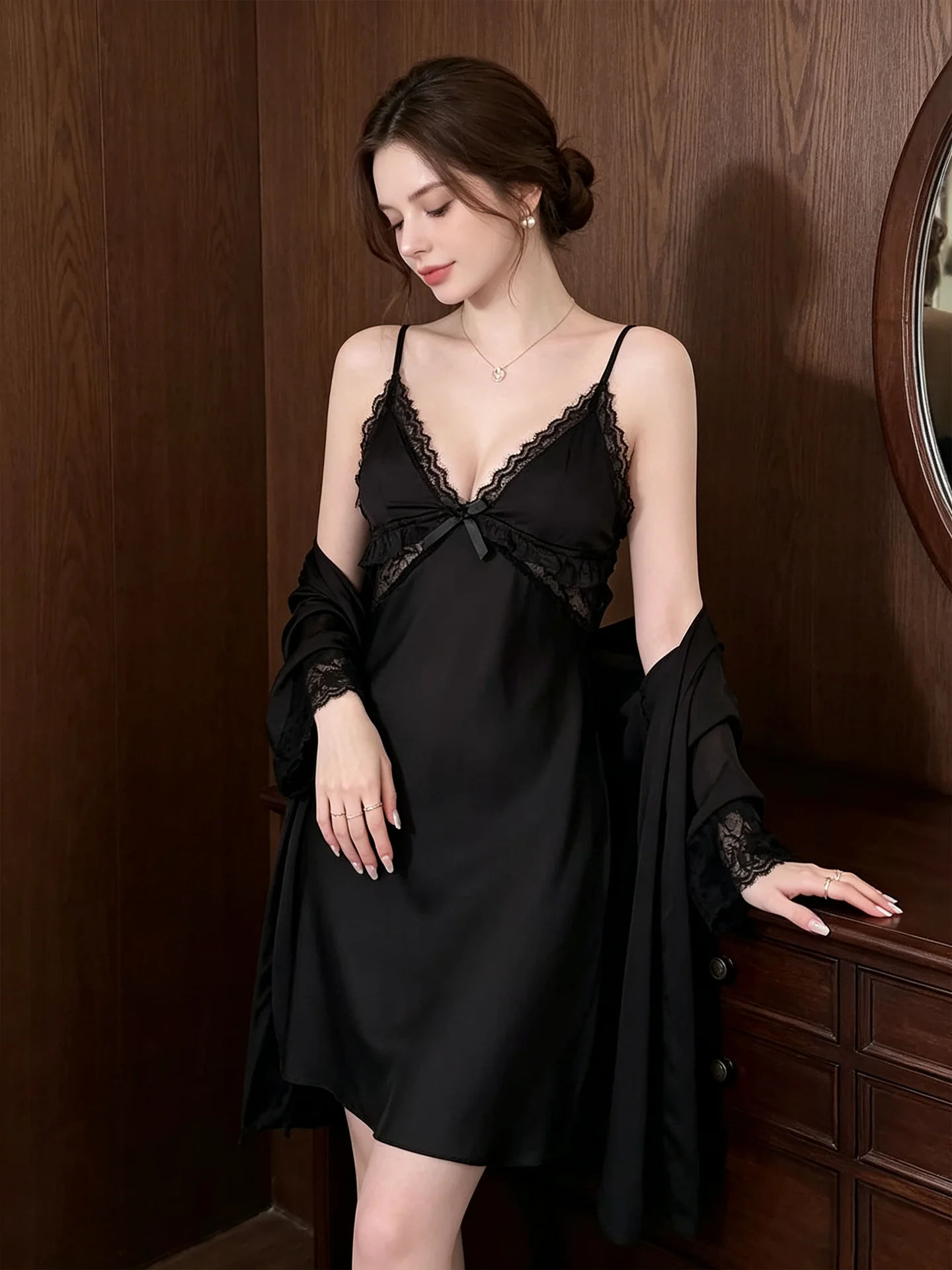 set-di-abbigliamento-da-notte-in-seta-con-pizzo-e-imbottitura-sul-petto-delicato-ed-elegante-per-donne-mature-camicia-da-notte-e-vestaglia-per-il-tempo-libero-a-casa