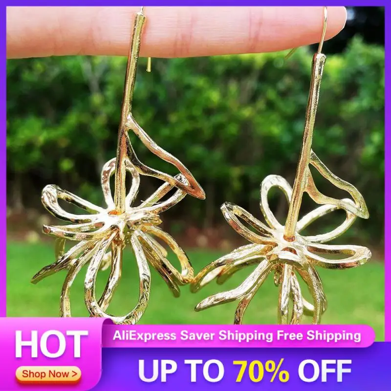 Three-dimensional Geometric Flower Earrings Not Easy To Fade Alloy Material Vintage Hollow Long Earrings Earrings Durable