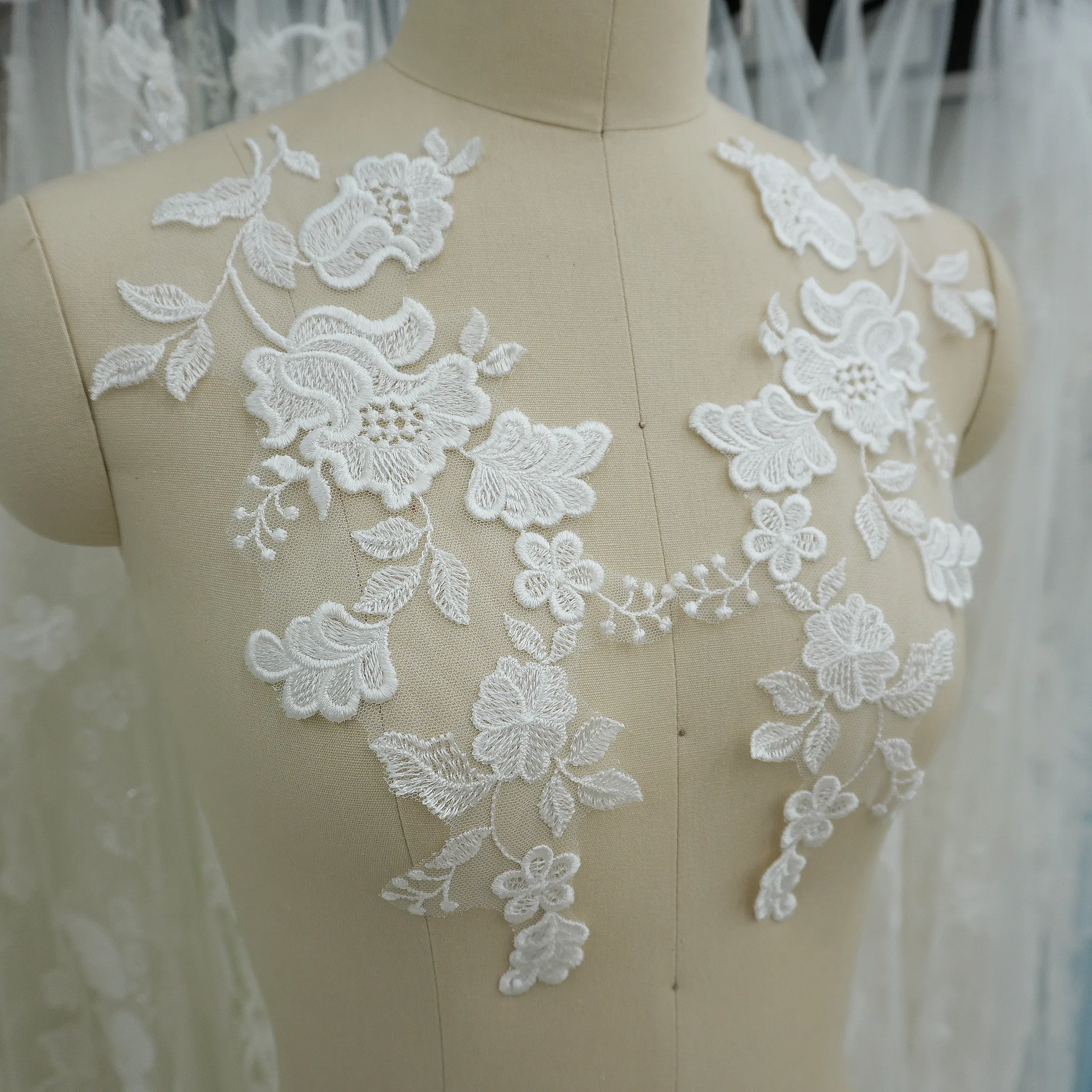 Ivory Floral Boning Cloth Patch Appliqued Embroidered Headpiece DIY Decoration for Wedding Bridal Lace Accessories