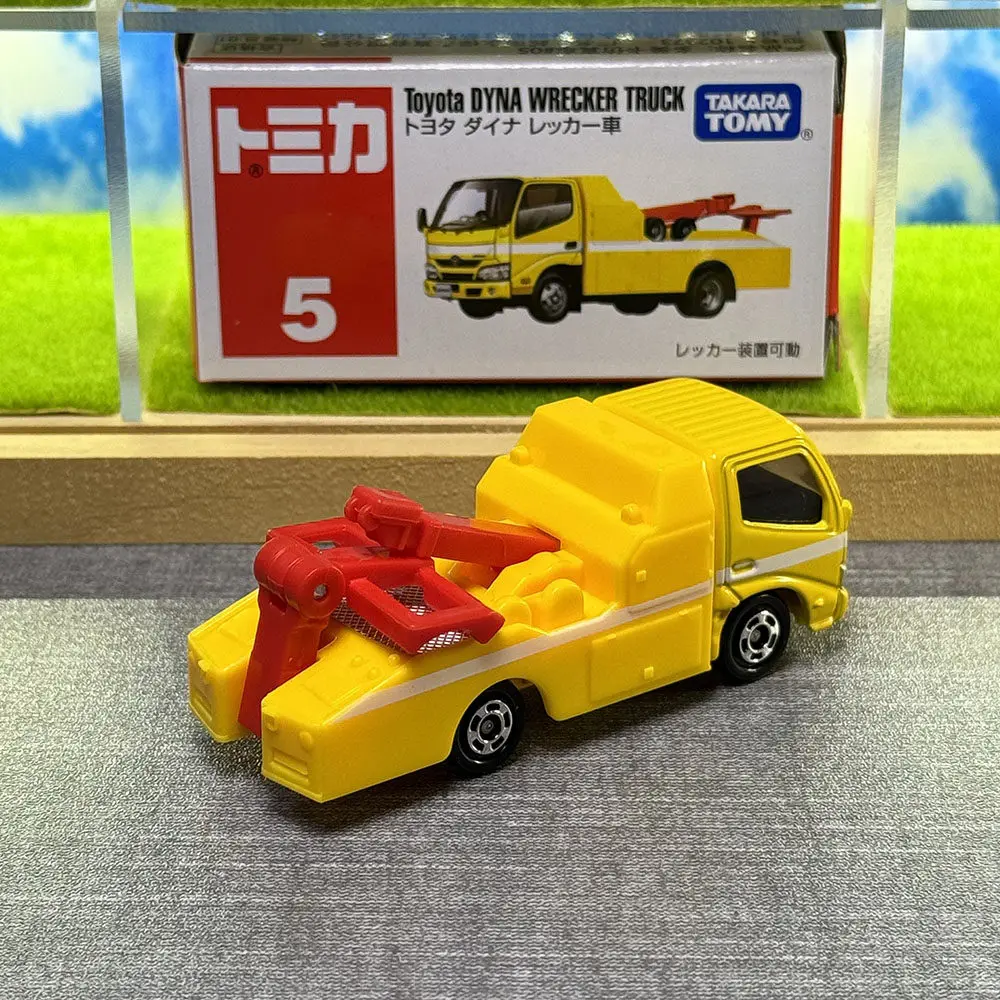 

TAKARA TOMY Tomica No.5 Toyota Dyna Tow Truck Alloy Diecast Car Model Mini Vehicle Toy For Kids Boys Gift
