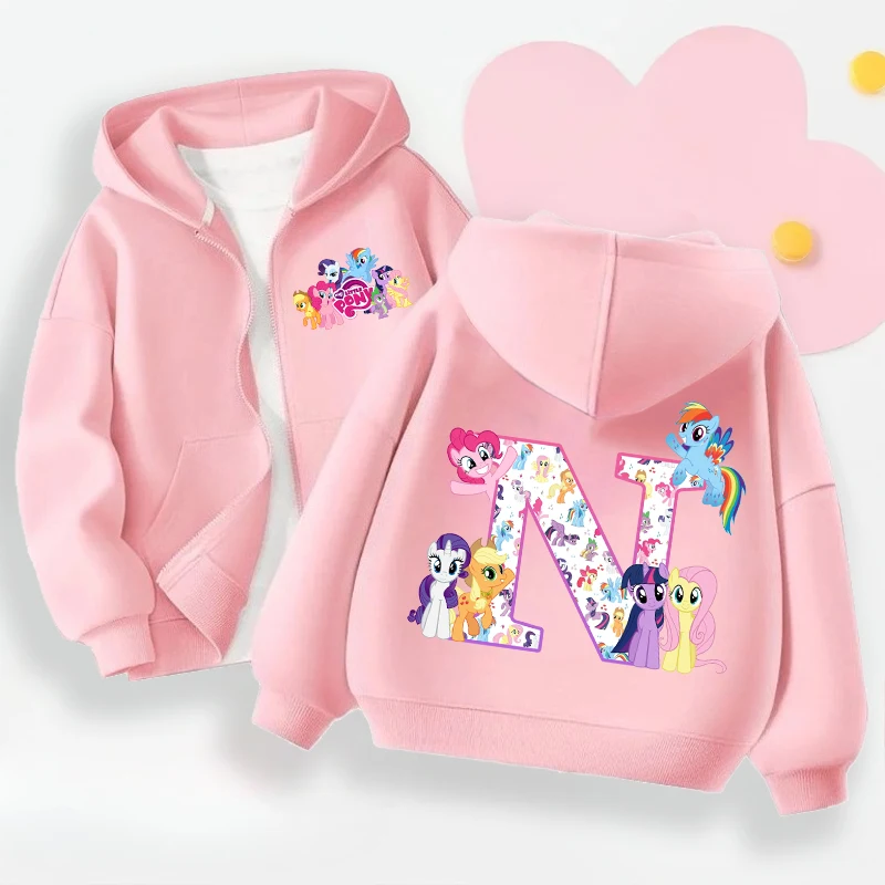 เสื้อคลุมมีฮู้ดลายมายลิตเติ้ลโพนี่สำหรับเด็ก น่ารัก พิมพ์ตัวอักษร A-Z แจ็คเก็ตซิปสำหรับเด็กผู้หญิง เสื้อโค้ทแขนยาวสำหรับฤดูใบไม้ผลิและฤดูใบไม้ร่วง ของขวัญเสื้อผ้าเด็ก