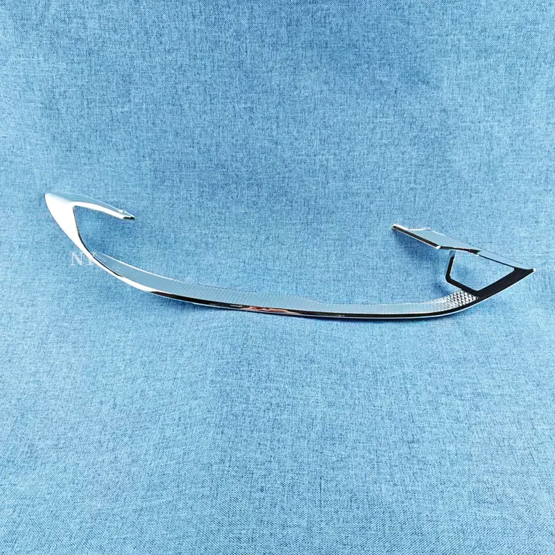 

Для фар BMW 1 серии 2017-2023 годов выпуска, под декоративной накладкой F52, гальваническое покрытие передних фар под декоративной накладкой.