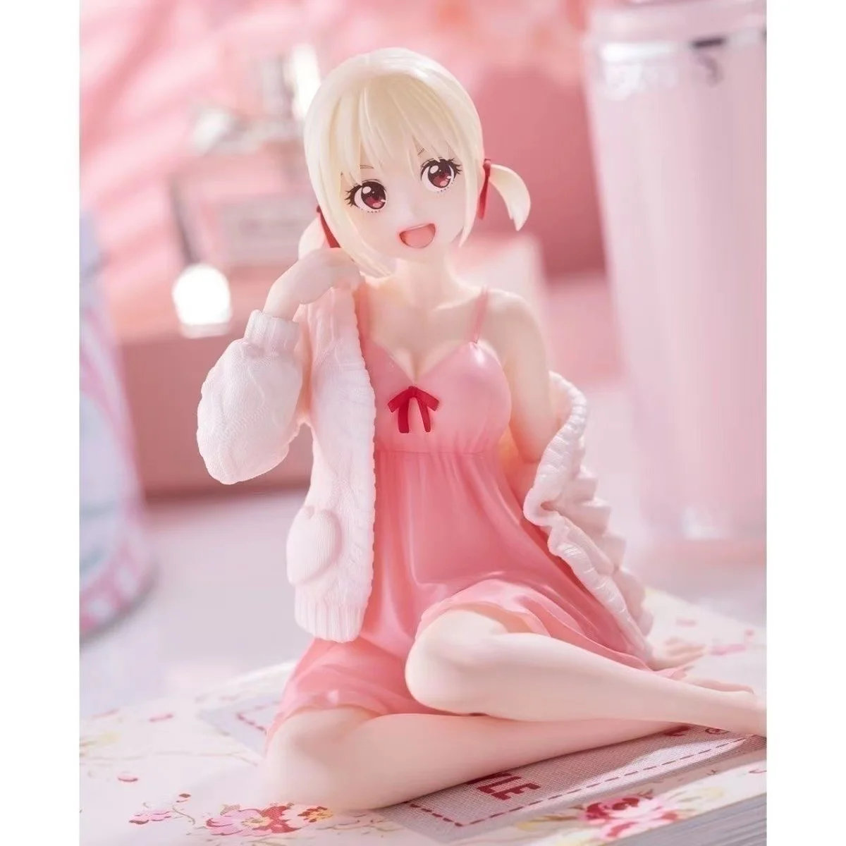 Lycoris figura de acción de retroceso Nishikigi Chisato muñeca Inoue Takina Lolita Linda chica decoración modelo juguetes para regalo