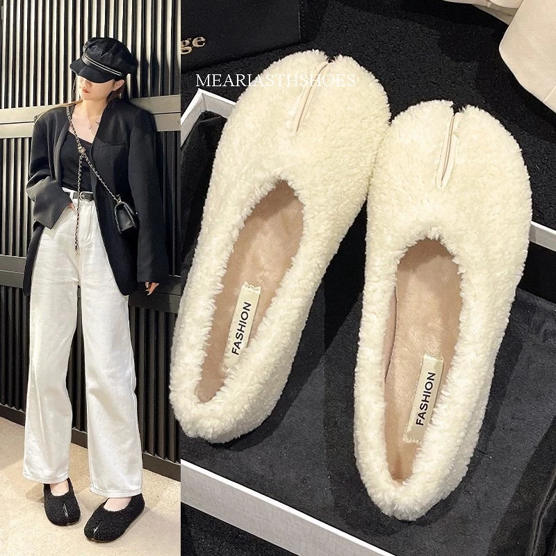 

Round Toe Casual Woman Shoe Autumn Loafers Fur Shallow Mouth Boat New Fall Moccasin Flock Buckle Strap Leisure Rubber Solid Mary