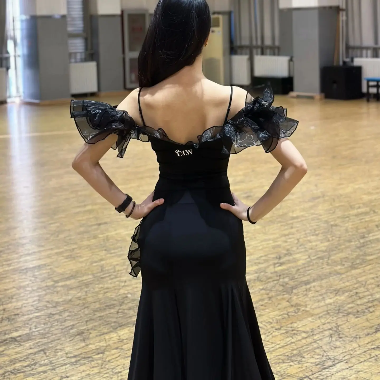 Nowy strój do tańca towarzyskiego, nowoczesny, damski, z odkrytymi ramionami, z dużym rozkloszowaniem, sukienka z rozcięciem, profesjonalny strój do tańca standardowego, DN22268