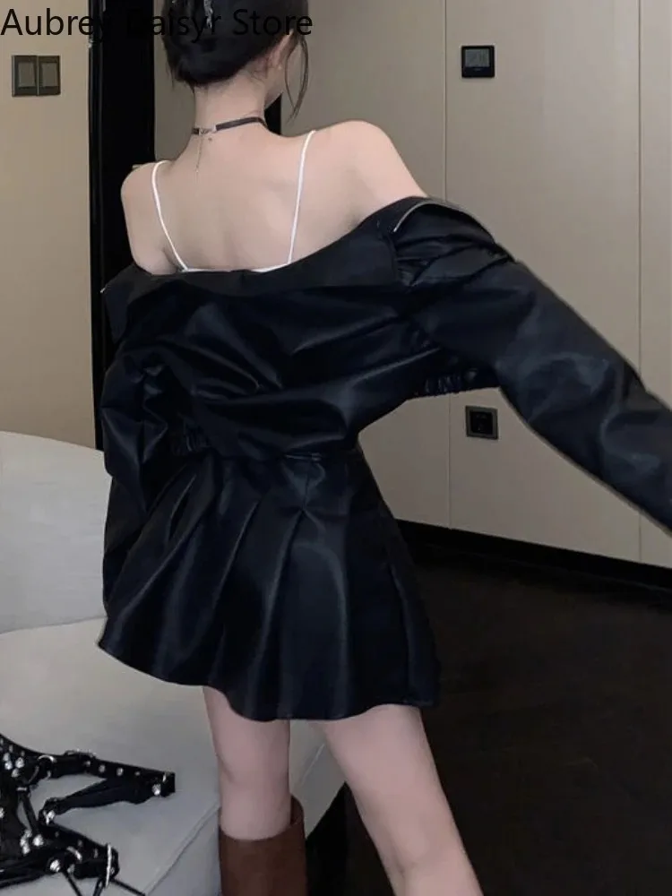 レトロなハイストリートクロップドレザージャケット レディース 韓国風ジッパー長袖 ツーピースレザースカートセット ファッションレザーモトコート