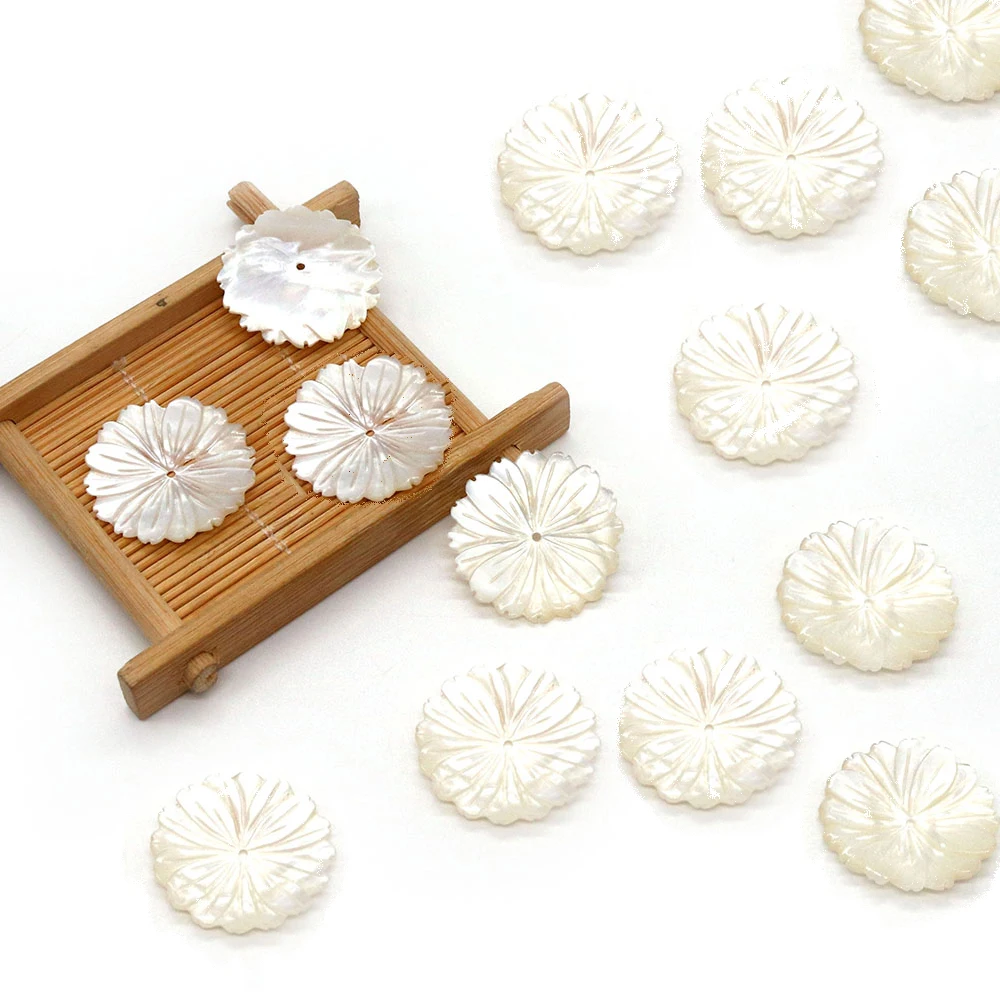 

Natural Mother of Pearl Shell Beads Oyster Shell Carved Flower Beads for Jewelry DIY Making Pendant Necklace Earring Accessories