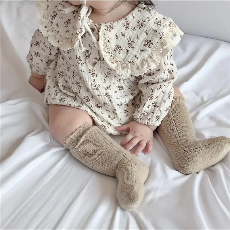 Baby-Mädchen-Strampler mit Blumenmuster, Spitzen-Peter-Pan-Kragen, Langarm-Bubble-Body mit Haube, Weiches, Atmungsaktives Outfit für Frühling und Herbst – Detail 9