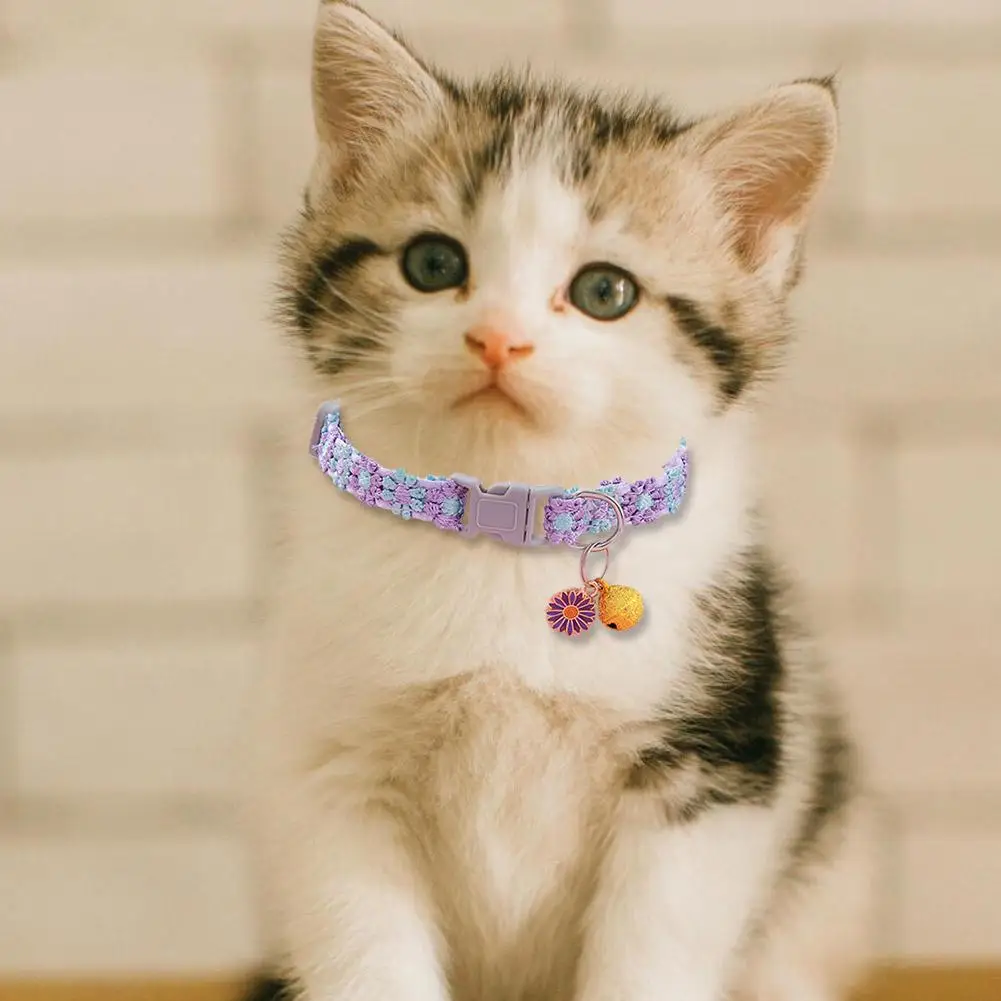 1 قطعة طوق زهرة الدانتيل الحيوانات الأليفة مع جرس ملون للقطط الكلاب موضة لطيف تصميم مريح مادة البوليستر حجم قابل للتعديل