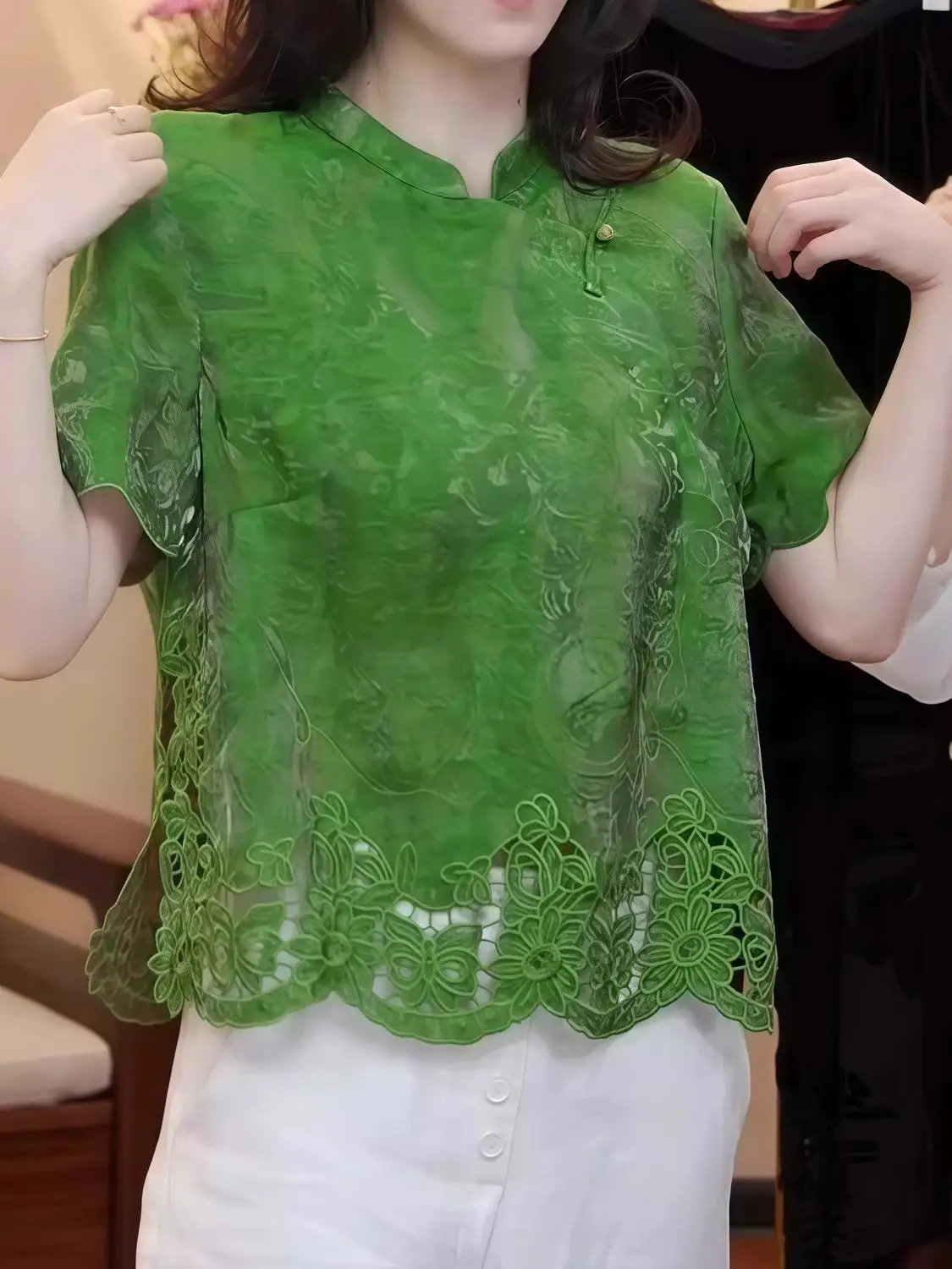 

New Chinese Style Green Blouse Women Patchwork Lace Hollow Out Short Sleeve Stand Collar Summer Tops Fashion Silk Shirt