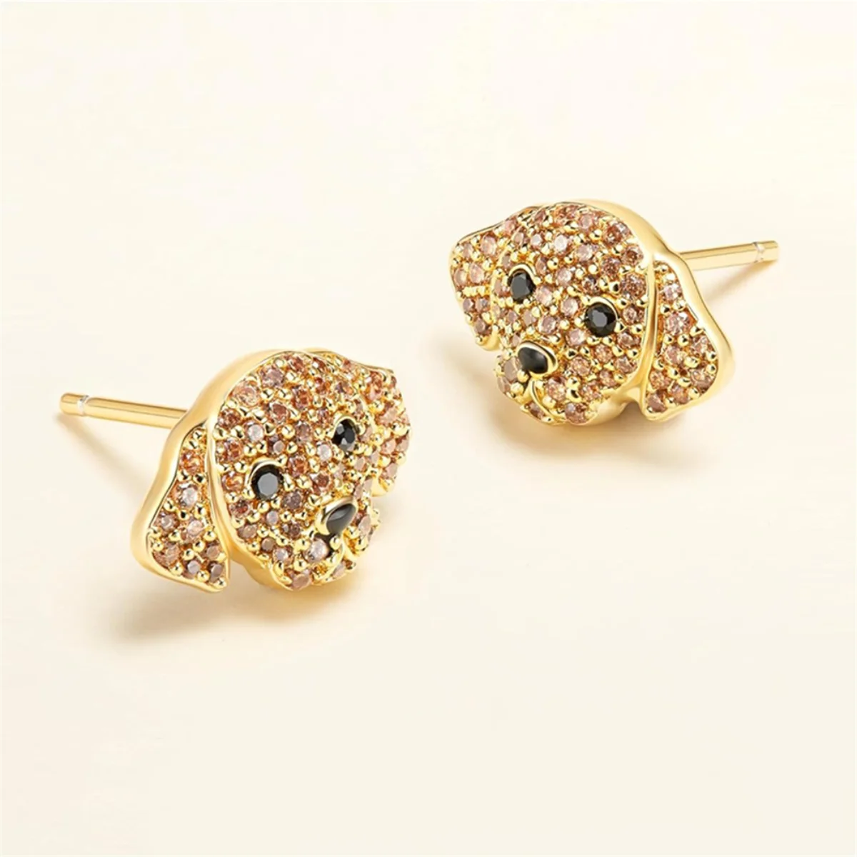 Creative Cute Golden Labrador Retriever Stud Earrings for Women Exquisite Pet Puppy Earrings Jewelry Holiday Gift for Dog Lovers