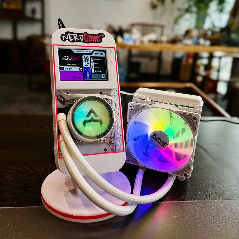 Bitaxe NerdQaxe++ 4.8TH/s BTC Minatore singolo Home Eternal Miner con metodo di raffreddamento ad acqua