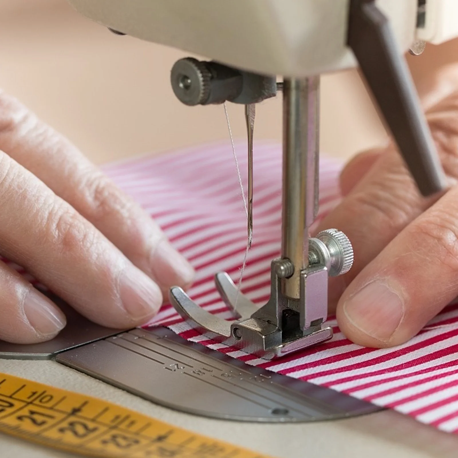 

30Pcs Anti-Jumping Sewing Machine Needles Professional Industrial Heavy-Duty for Canvas Thick Fabric Household Needles