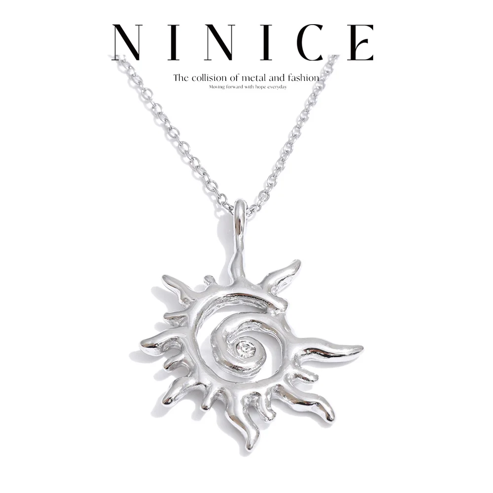 Ninice colar com pingente de sol de aço inoxidável para mulheres 18K banhado a PVD distintivo moda colar de zircônia joias à prova d'água
