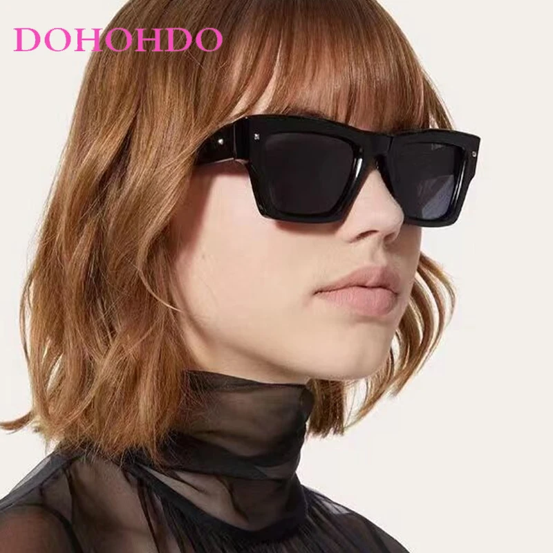 

Retro Square Sunglasses Men Women Luxury Brand Design Trending Personality Rivets Fashion Shades Outdoors Driving Glasses UV400