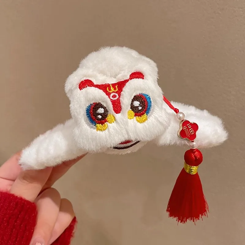 1 قطعة شرابة رقص الأسد السنة الجديدة مقاطع الشعر القطيفة للنساء دبوس الشعر الأحمر الخلفي كعكة القرش مقاطع أغطية الرأس الملحقات #6