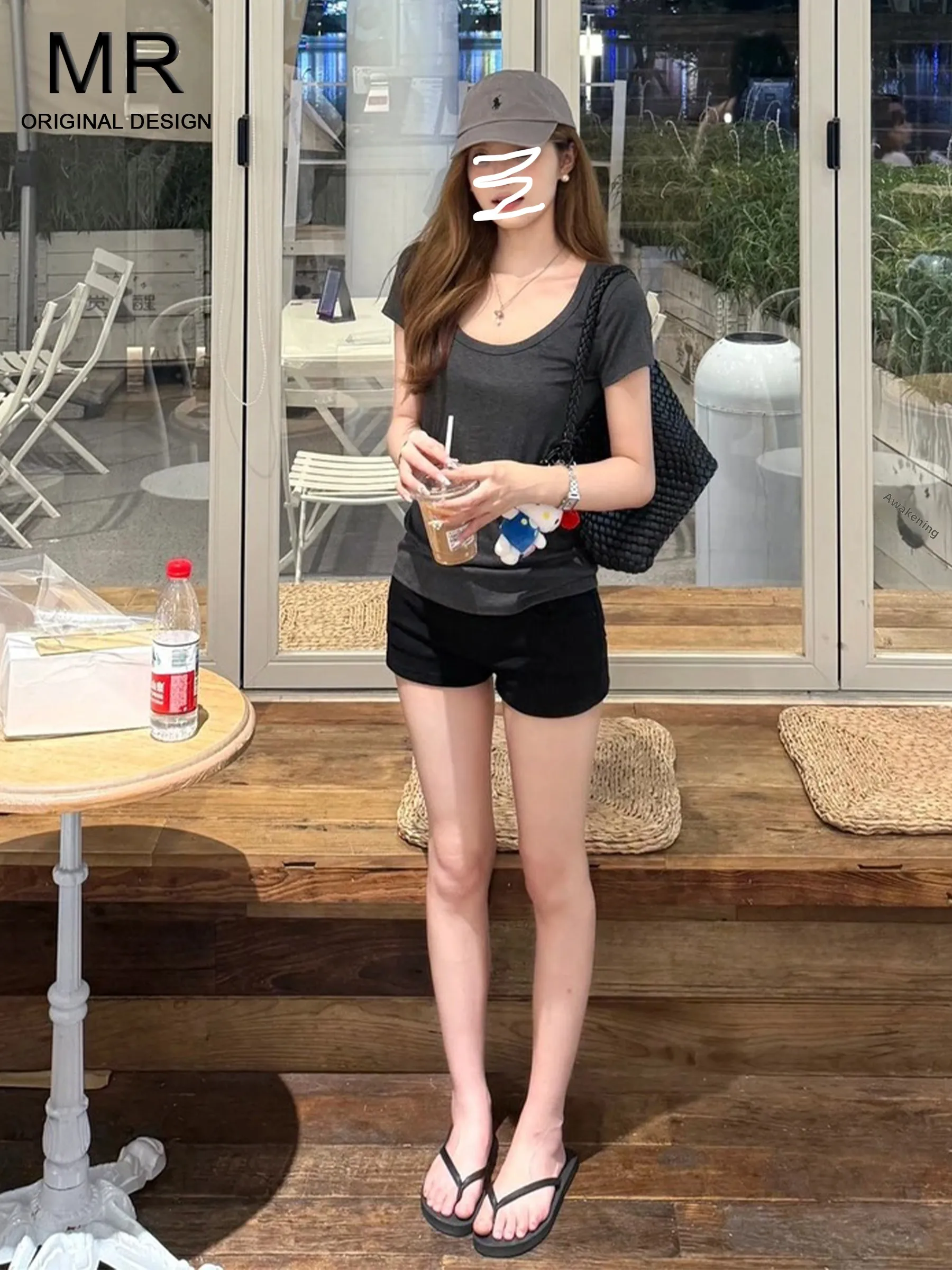 

Американские джинсовые шорты с высокой талией и прямыми штанинами для женщин, новинка лета 2026, черные, с эффектом похудения, эластичные, моделирующие ягодицы