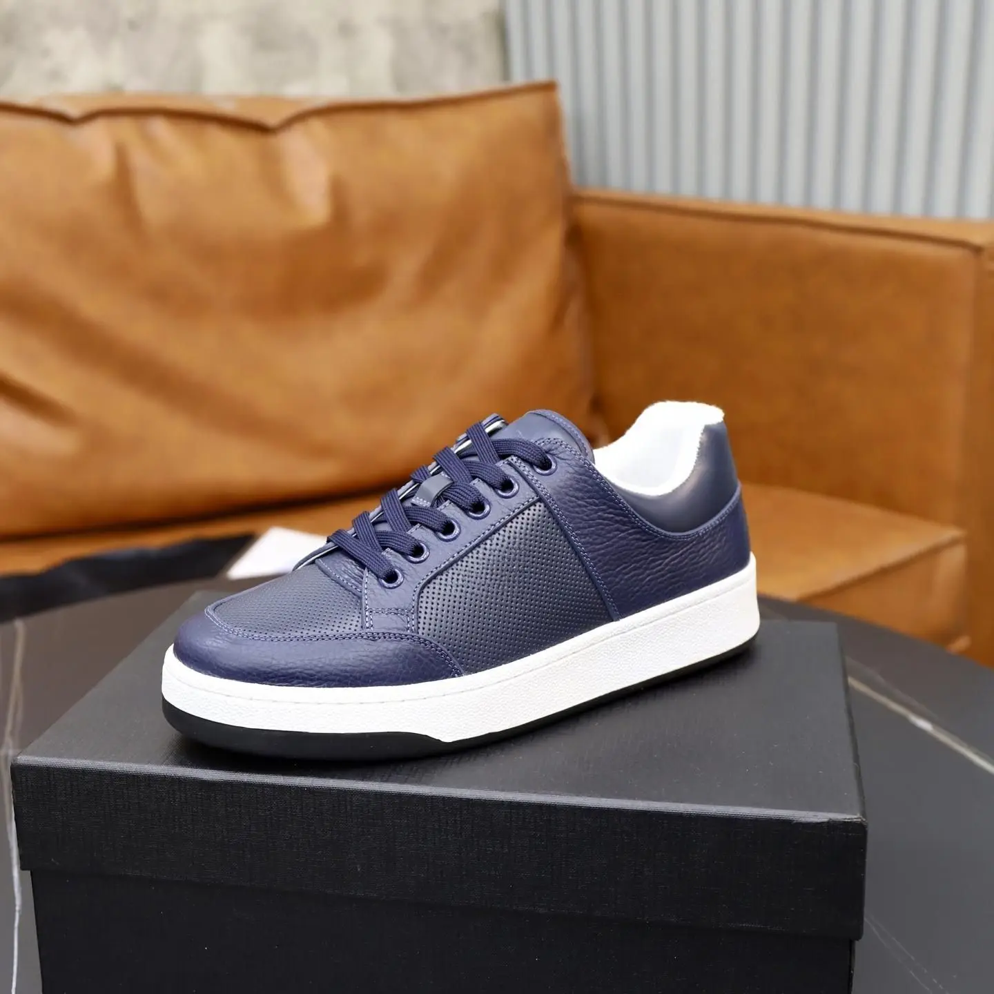 Unisex Fashion Lace Up Board Sneakers Two Tone Navy Leather Design Flat White Sole All Match Street Footwear