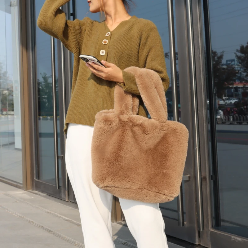 Winter Fashion Women\'s Faux Fur Shoulder Bag Large Capacity Ladies Plush Casual Tote Bags Solid Color Female Purse Handbags