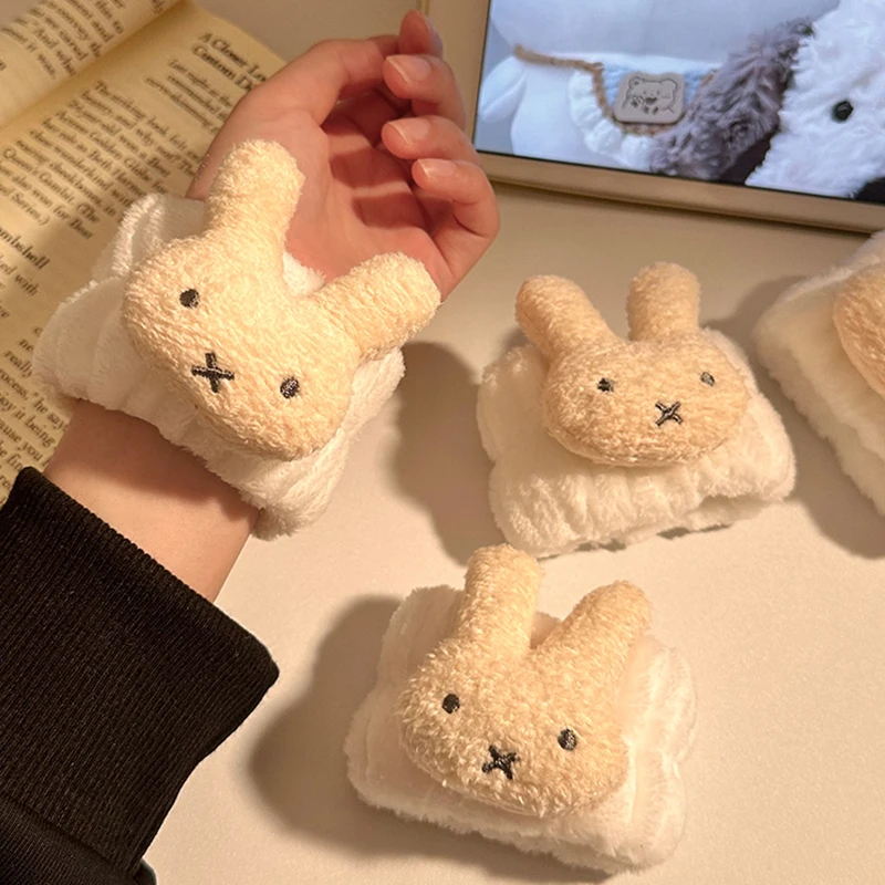 Bracelet de poignet Miffy Rabbit à motif créatif, élastique à cheveux en peluche, simple et tendance, résistant à l'humidité pour le lavage du visage, cadeaux.